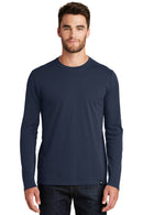 New Era ® Heritage Blend Long Sleeve Crew Tee. NEA102