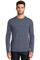 New Era ® Heritage Blend Long Sleeve Crew Tee. NEA102