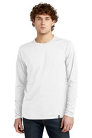 New Era ® Heritage Blend Long Sleeve Crew Tee. NEA102